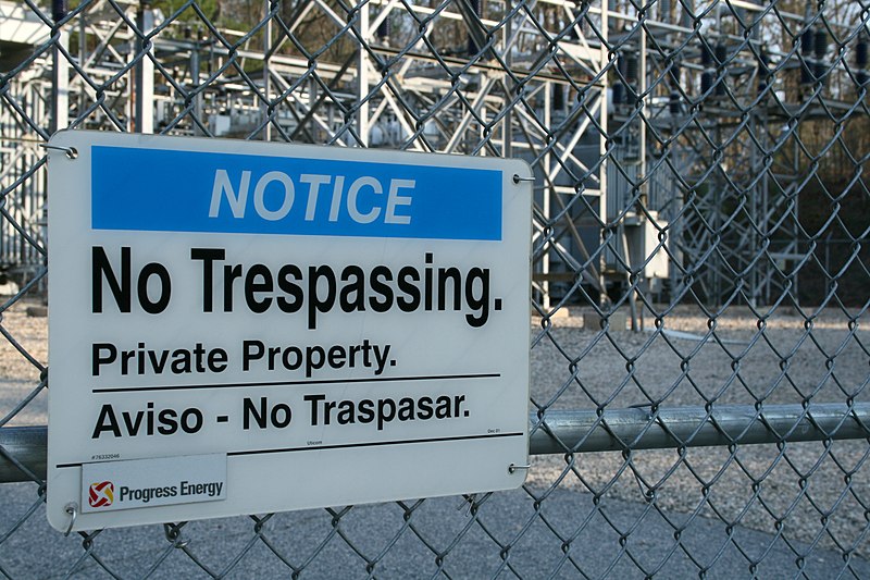 File:2009-02-26 Progress Energy sign - No Trespassing - No Traspasar.jpg