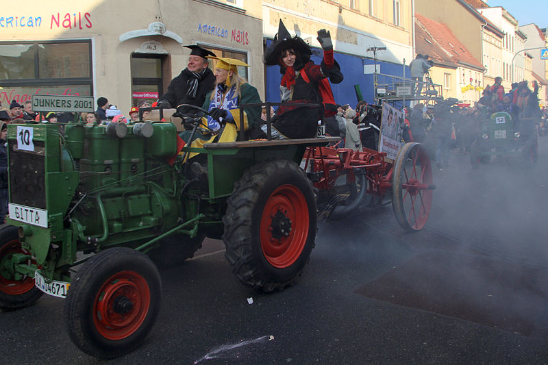 File:2013 Rosenmontagsumzug Köthen 11.jpg