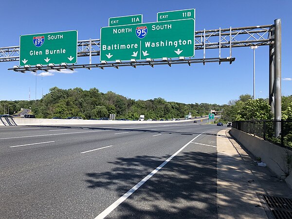 I-695 southbound at its southern junction with I-95 in Arbutus