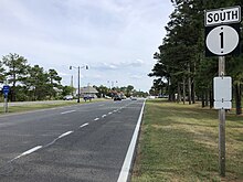 DE 1 southbound in Bethany Beach 2022-07-14 16 58 44 View south along Delaware State Route 1 (Coastal Highway) just north of Delaware State Route 26 (Garfield Parkway) in Bethany Beach, Sussex County, Delaware.jpg