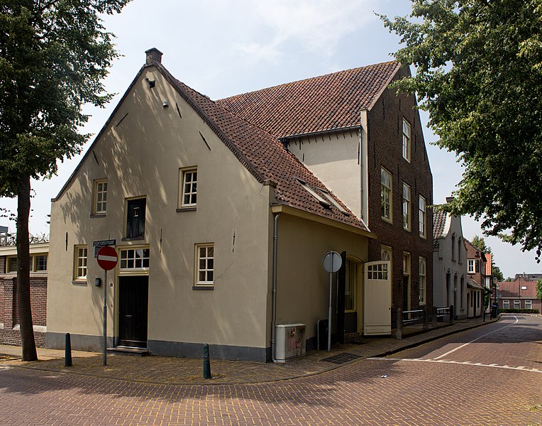 File:519968 Kerkplein 22.jpg