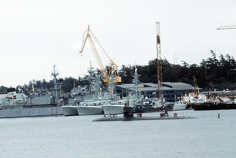 File:A Royal Canadian Navy submarine passes three improved Restigouche class frigates as it enters port during the joint U.S.-Canadian fleet exercise MARCOT '93 - DPLA - 68f58492d2f5a9adfffc949a4cef79bb.jpeg