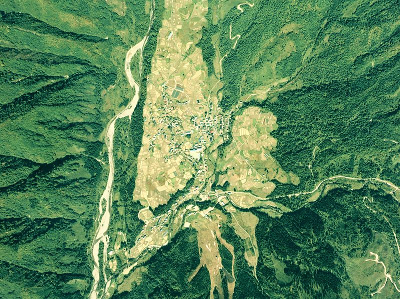 File:Aerial photograph of the Itoshiro district.jpg