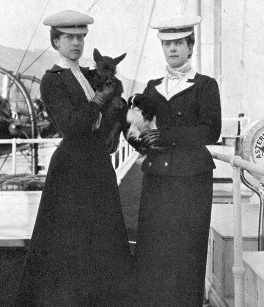 File:Alexandra of UK with daughter Victoria.jpg