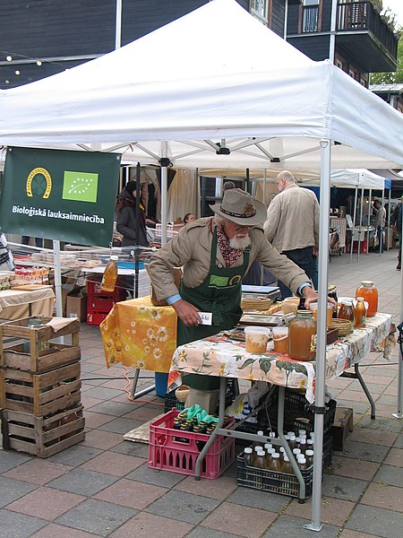 File:An Old Man Selling Honey at Kalnciema Quarter Market.jpg