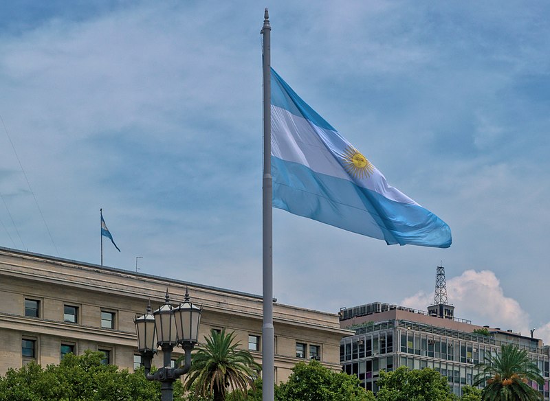 File:Argentine flag at the May Square.jpg