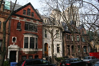 Buildings on Arlington Place Arlington and Roslyn Place District 7.JPG