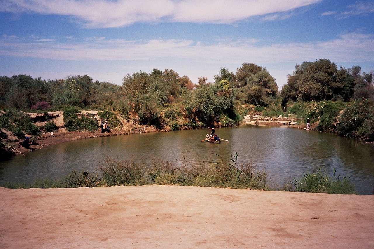 File:Artificial lake, moynaq 2.jpg - Wikimedia Commons