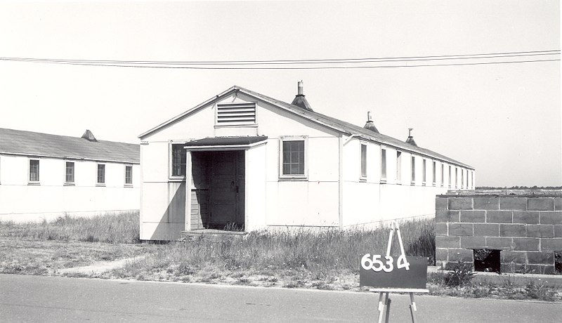 File:Asbestos Barracks, Building 6534.jpg