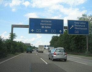 Автомагистраль A3 перед развязкой автомагистрали Оберхаузен-Вест.