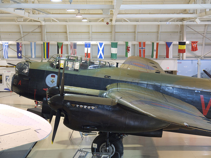 File:Avro Lancaster FM213 CWHM p7.jpg