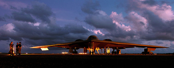 Истребитель b2. Стелс-бомбардировщик b-2. B2 Spirit. B-2 Spirit Stealth Bomber. Би 2 спирит самолет.