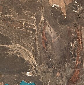 Nehirin ağız kısmı (üst-orta) güneye doğru yelpaze şekline açılmakta, Sentinel-2 uydu görüntüsü — Kaynak, — Ağız, Kazakistan