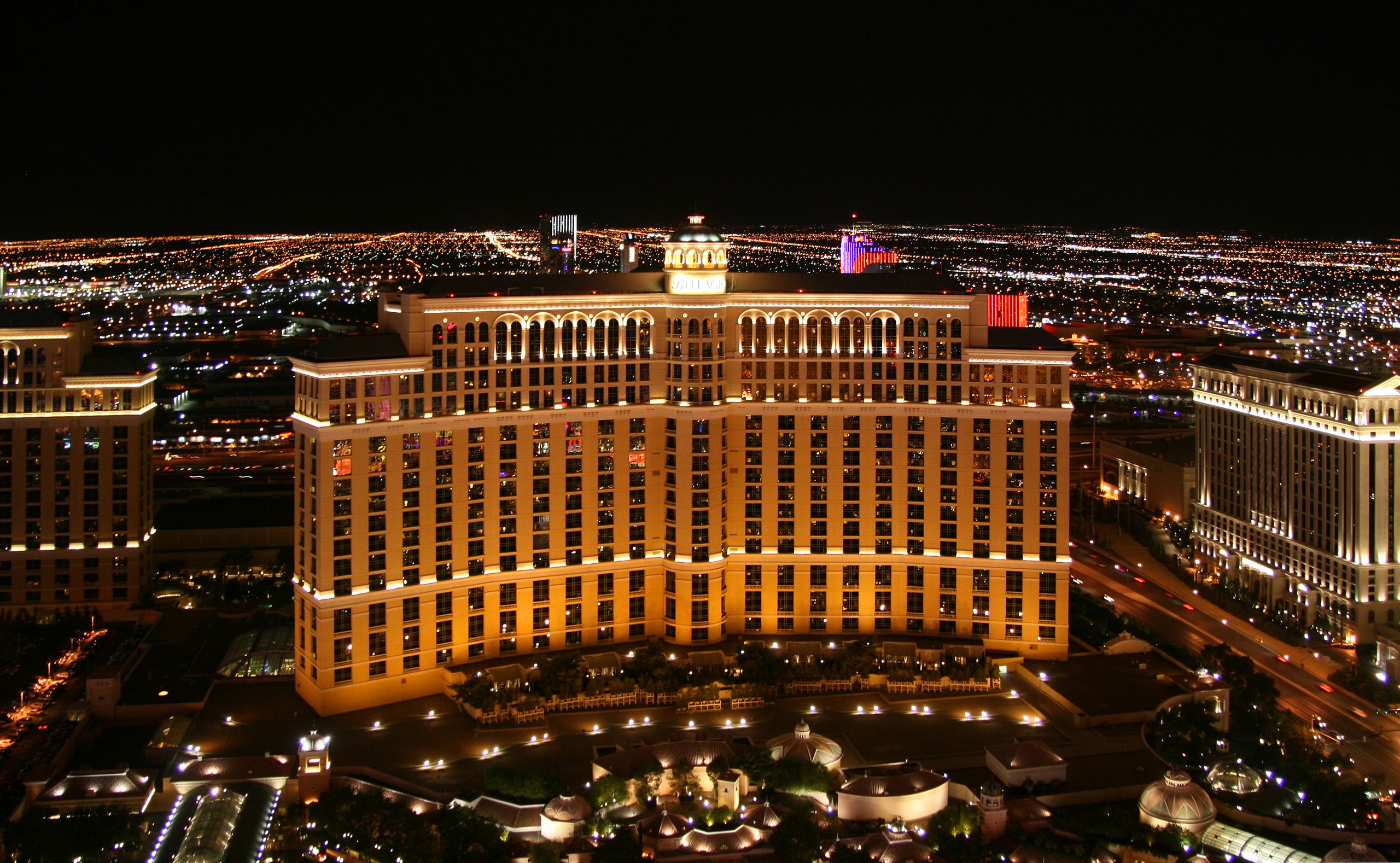 File:Las Vegas Eiffel Tower as seen from the hotel The Bellagio, 18 May  2010.jpg - Wikimedia Commons