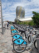 Une station VCub proche de la Cité du Vin.