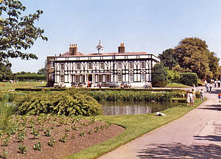 <span class="mw-page-title-main">Broomfield House</span> Listed building in Broomfield Park, Palmers Green, Enfield, London