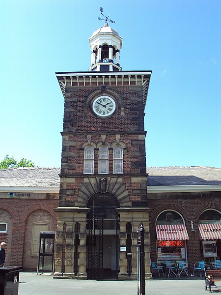 File:Building, Lytham - DSC07170.JPG