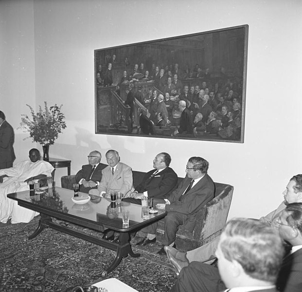 File:Bundesarchiv B 145 Bild-F018240-0009, Bonn, islamischen Theologen im Bundestag.jpg