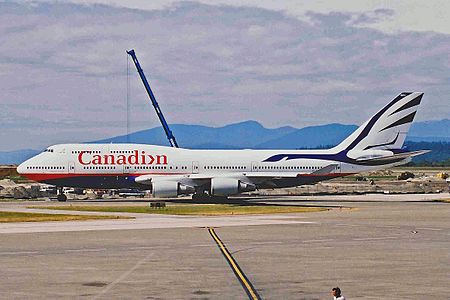 Tập tin:C-GMWW B747-475 Canadian YVR 28AUG00 (6546305721).jpg