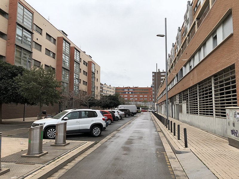 File:Carrer Babord de Badalona.jpg