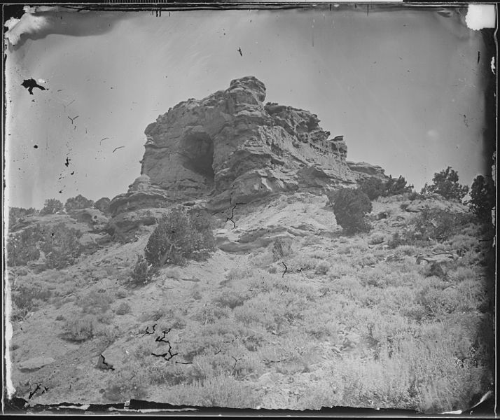 File:Castle Rock. Echo Canyon, Utah - NARA - 519449.jpg