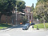 Català: Cementiri de les Corts (mur de tanca, edifici de l'administració i capella). Av. Joan XXIII, 3-15 (Barcelona). This is a photo of a building indexed in the Catalan heritage register as Bé Cultural d'Interès Local (BCIL) under the reference 08019/3074. Object location 41° 22′ 59.57″ N, 2° 07′ 18.91″ E  View all coordinates using: OpenStreetMap