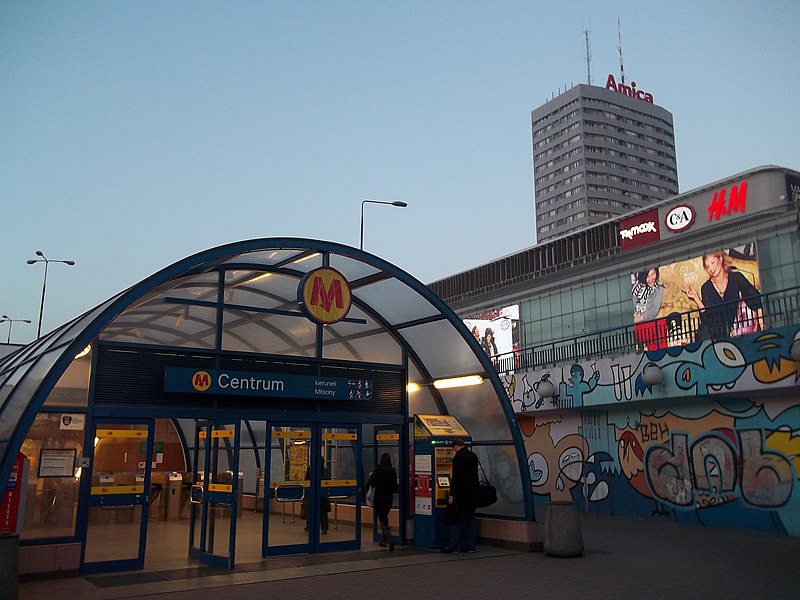 File:Centrum metro station, Warsaw 01.jpg