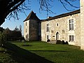 Chateau-de-Puymangou-fachada-est.jpg