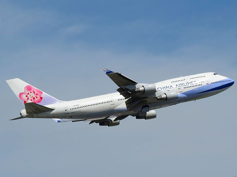 File:China Airlines, Boeing 747-409, B-18202 (14305809643).jpg