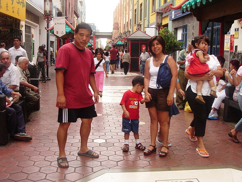File:Chinatown, Lima20060001.JPG