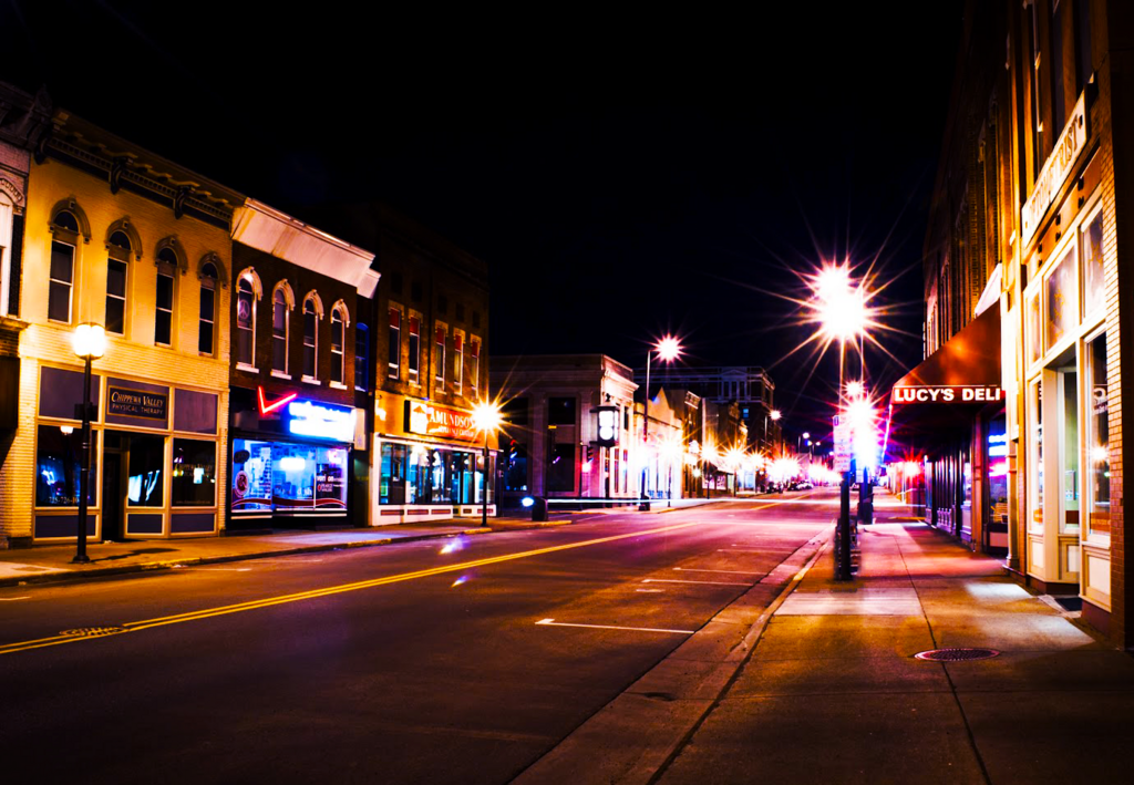 File Chippewa Falls Nighttime downtown.png Wikimedia Commons