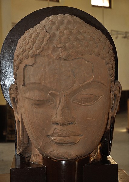File:Colossal Head of Jina - Gupta Period - Kankali Mound - ACCN 00-B-61 - Government Museum - Mathura 2013-02-23 5453.JPG
