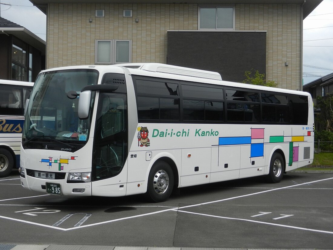 File:Daiichi-kanko-bus-985.jpg