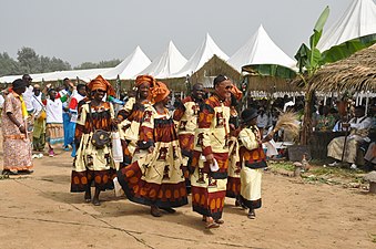 Gruppo di danza Sawa durante il festival di Ngondo in Camerun