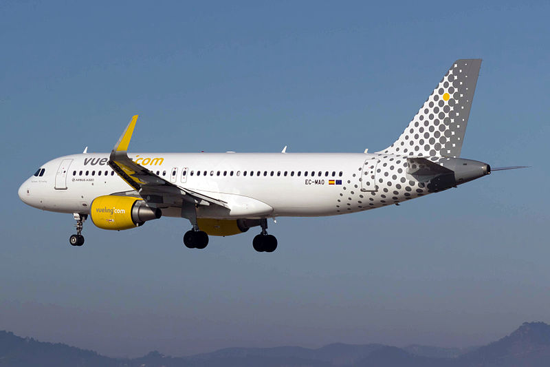 File:EC-MAO A320 Vueling BCN.jpg