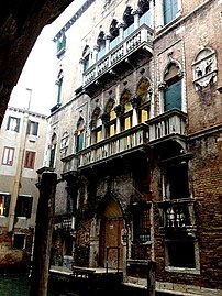 Exterior of Palazzo Molin, San Marco, Venice.jpg