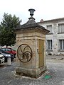 Une fontaine, place Clemenceau.