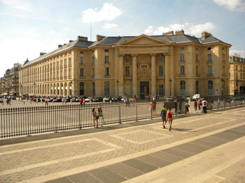 File:Faculte de Droit in Place de la Pantheon.JPG