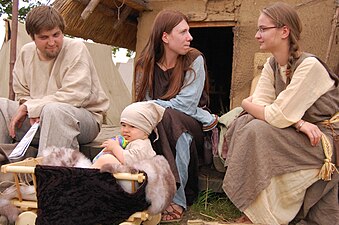 Costumes d'époque vikings lors d'une reconstitution.