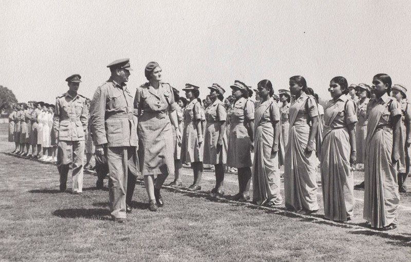 File:Field Marshall Auchinleck inspects Women's Auxiliary Corps (India) 1946-1947.jpg