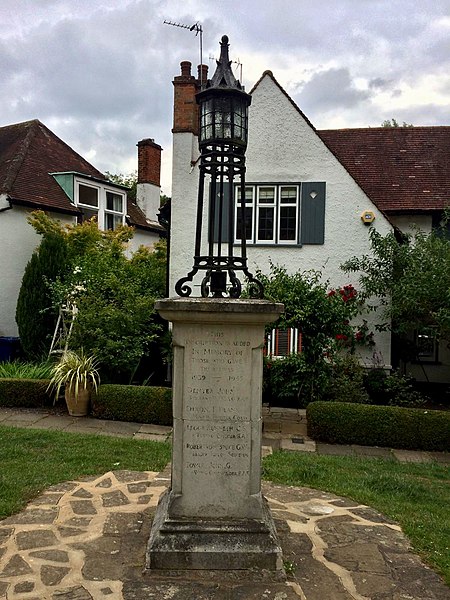 File:Finchley Garden Village War Memorial, June 2020 01.jpg