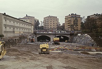 Fredhällstunneln under byggnad, vy från norr, 1965. Till vänster syns Fredhälls folkskola.