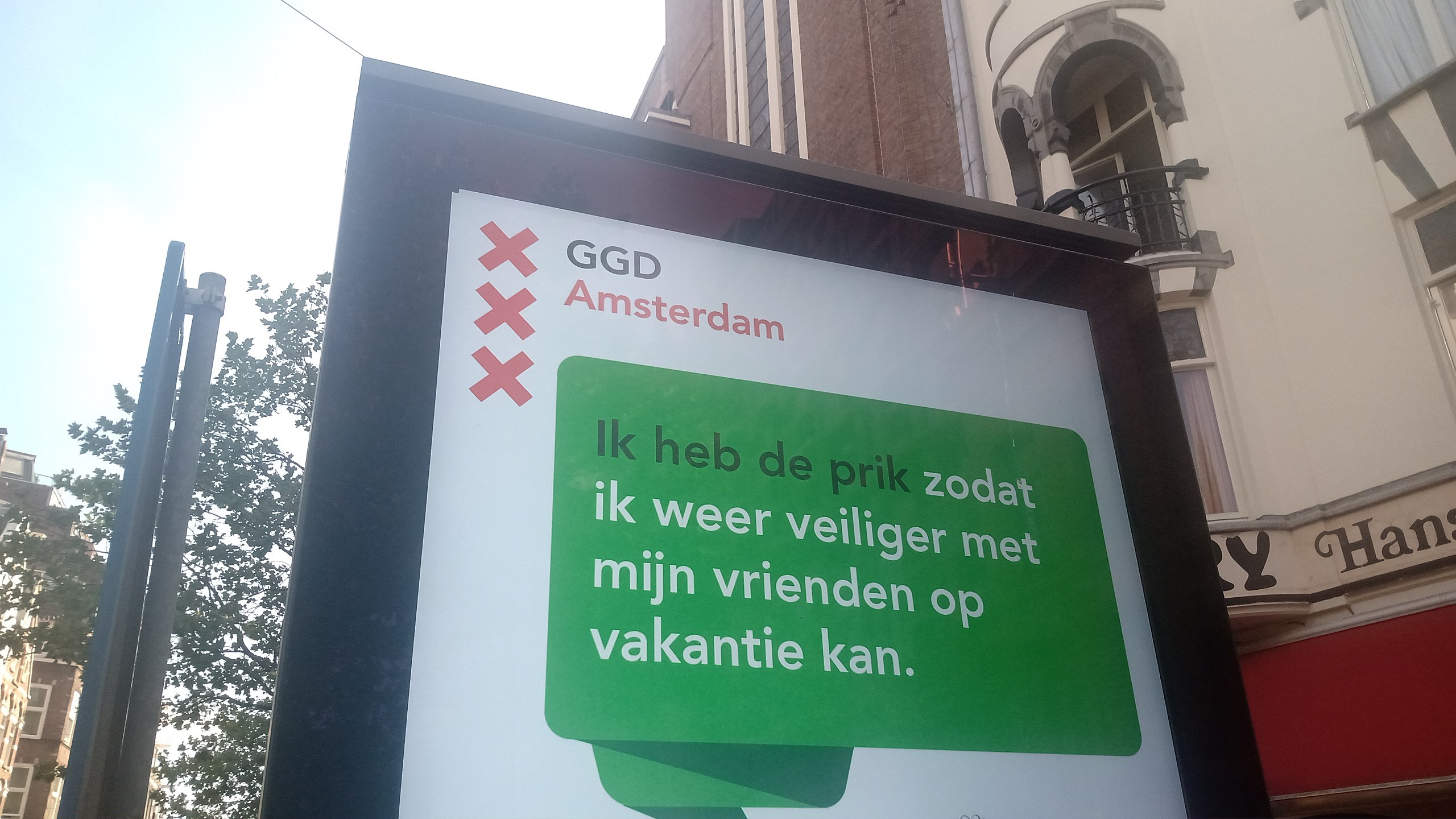 File:GGD Amsterdam - Ik heb de prik ik weer veiliger met mijn op vakantie kan., Amsterdam (2021).jpg - Wikimedia