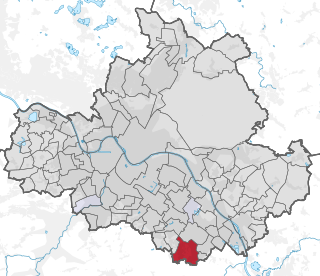 Lockwitz ist ein Stadtteil im äußersten Südosten der Stadt Dresden und des Stadtbezirks Prohlis.Zum Statistischen Stadtteil Lockwitz gehören noch die angrenzenden Orte Kauscha, Luga und Nickern. Tatsächlich befindet sich in Lockwitz die südlichste Bebauung der Stadt. Zu dieser gehört die etwa 65 Meter hohe Lockwitztalbrücke der A 17 über den Lockwitzgrund. Lockwitz liegt am nördlichen Ende dieses Tals am gleichnamigen Lockwitzbach.