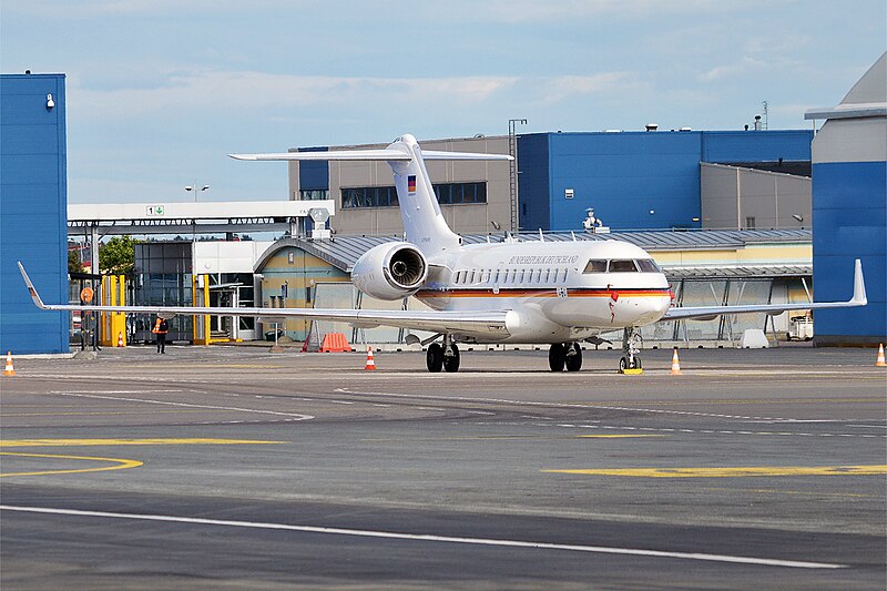 File:German Air Force, 14+01, Bombardier BD-700 Global 5000 (35494627550).jpg