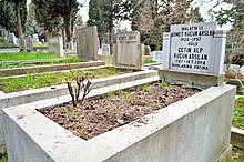 Çetin Alp'in Feriköy Kabristanı'nda bulunan mezarı, İstanbul