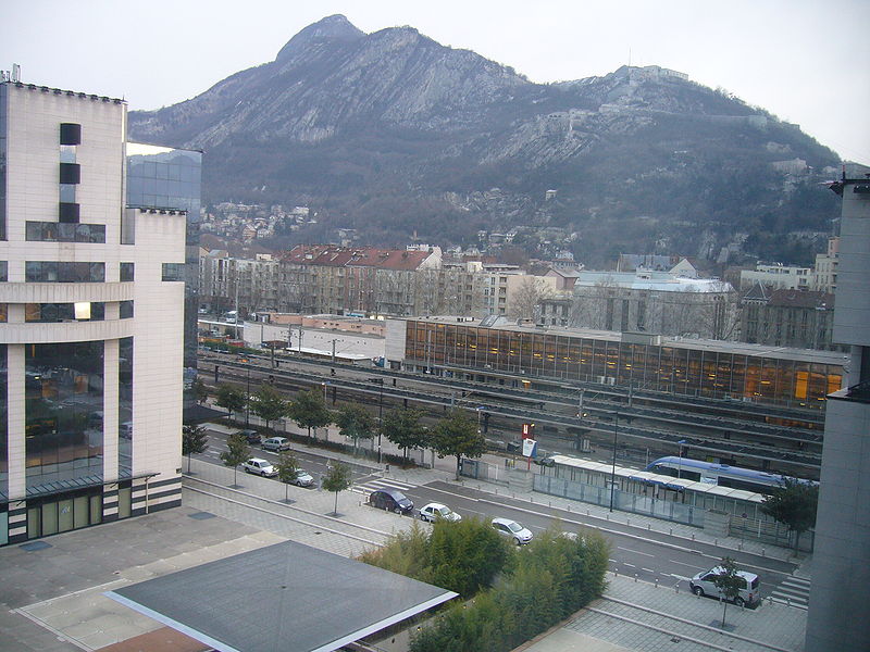 File:Grenoble trainstation 2006-03-07.jpg