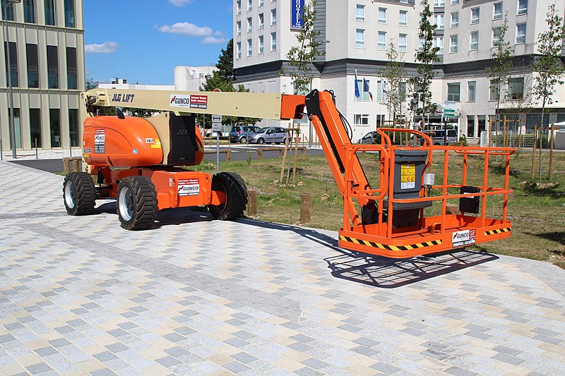 File:Gunco JLG Lift 800AJ 2.jpg