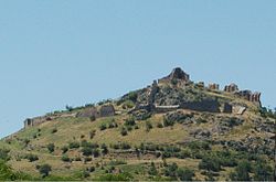 Крепостта Женско над селото