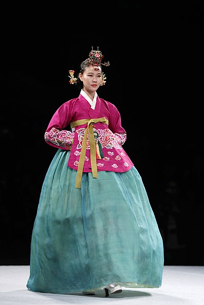 File:Hanbok Day 2016 37 (30205236080).jpg